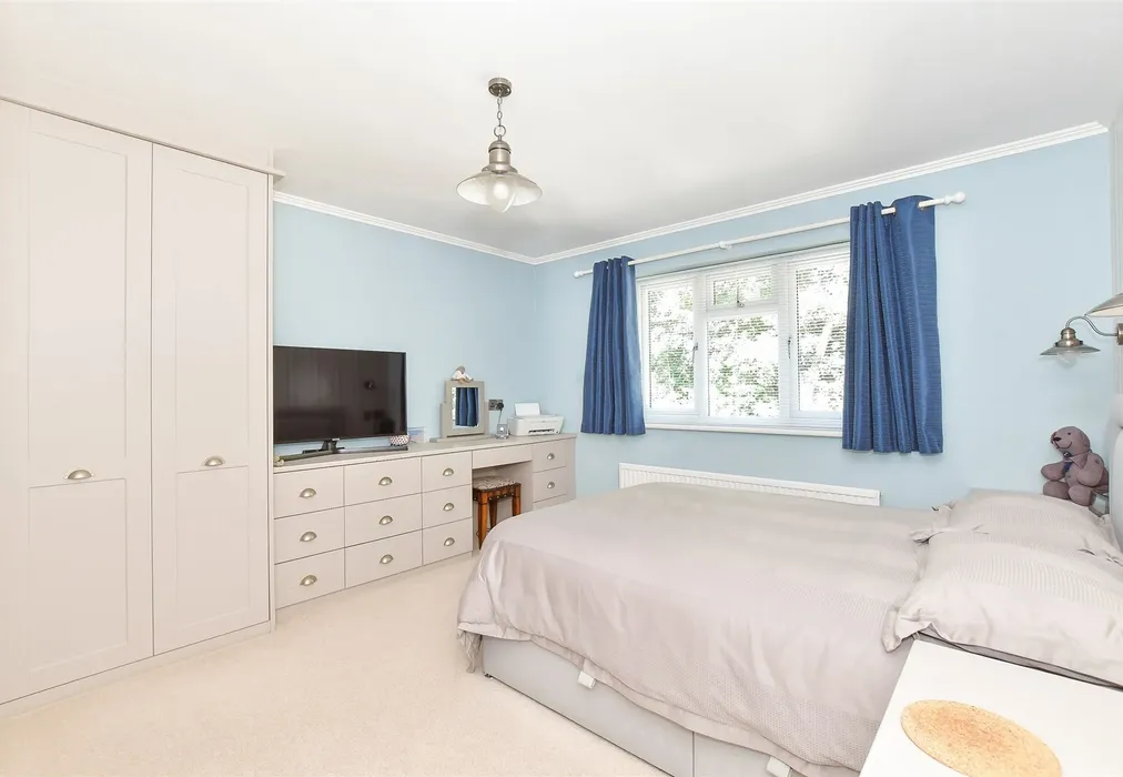 Bedroom 2 - Swallow Close, Havant, Hampshire - Wards of Kent