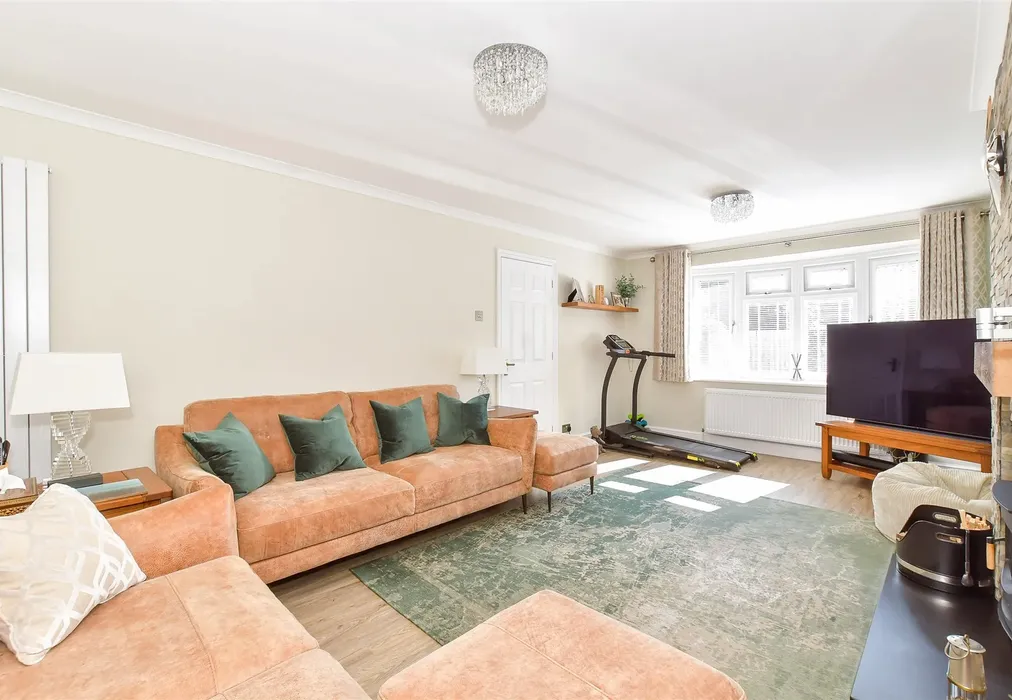 Lounge - Swallow Close, Havant, Hampshire - Wards of Kent
