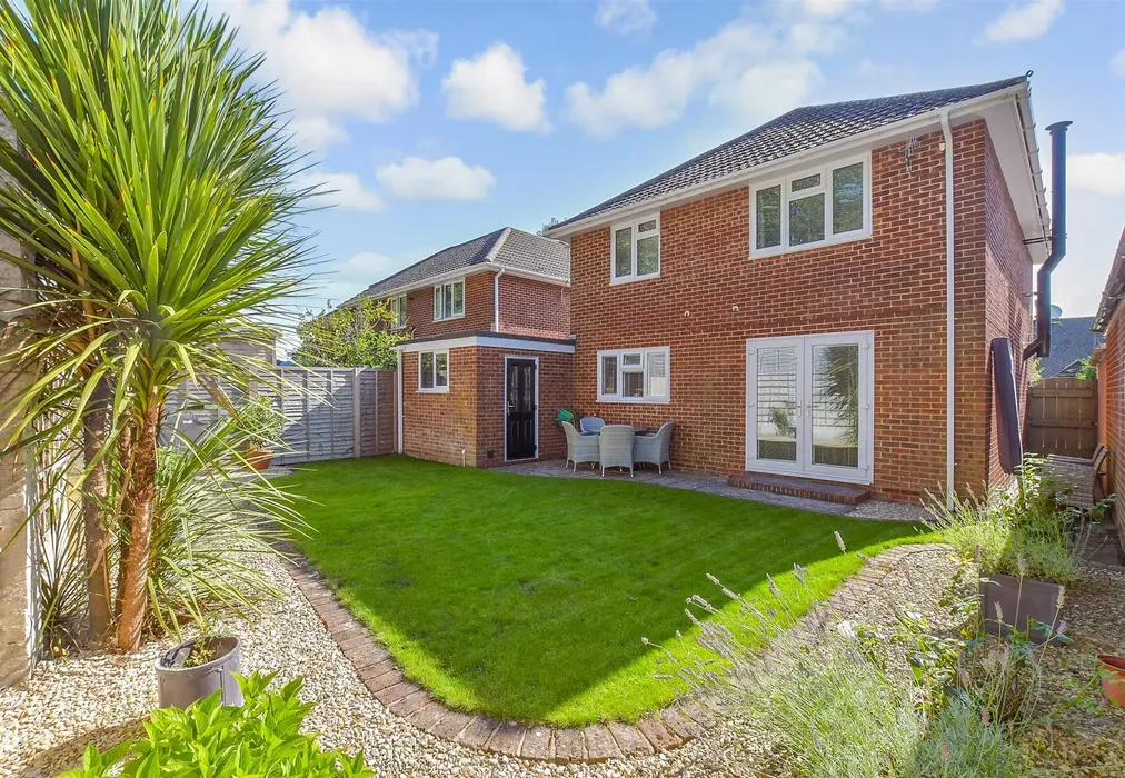 Rear Garden - Swallow Close, Havant, Hampshire - Wards of Kent