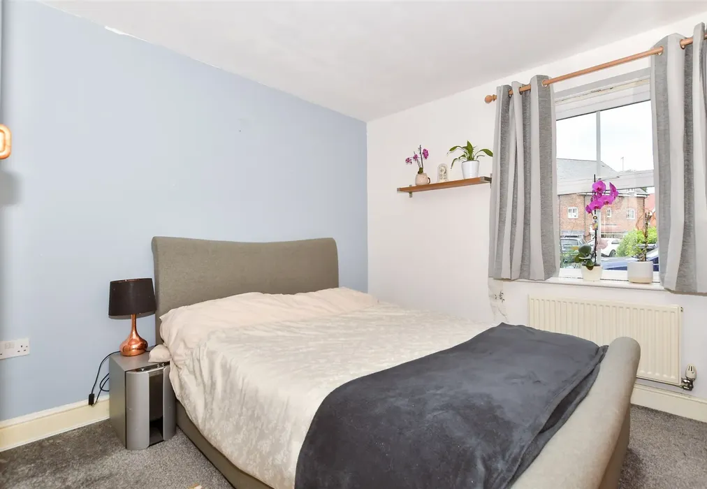 Bedroom 2 - Edelin Road, Bearsted, Maidstone, Kent - Wards of Kent
