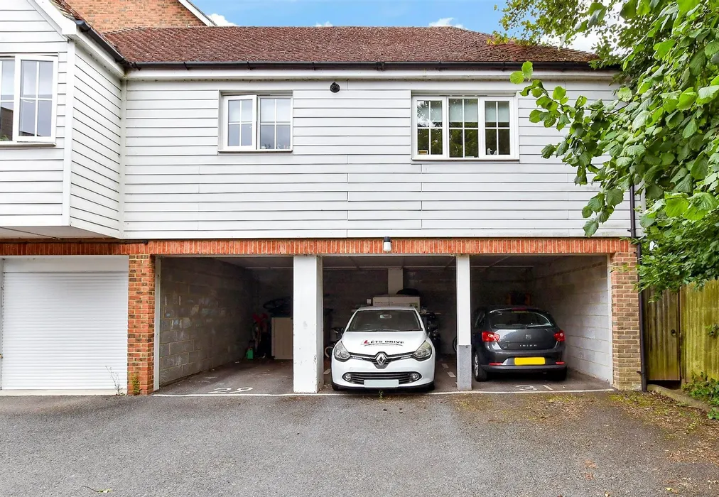 Driveway/Parking - Edelin Road, Bearsted, Maidstone, Kent - Wards of Kent