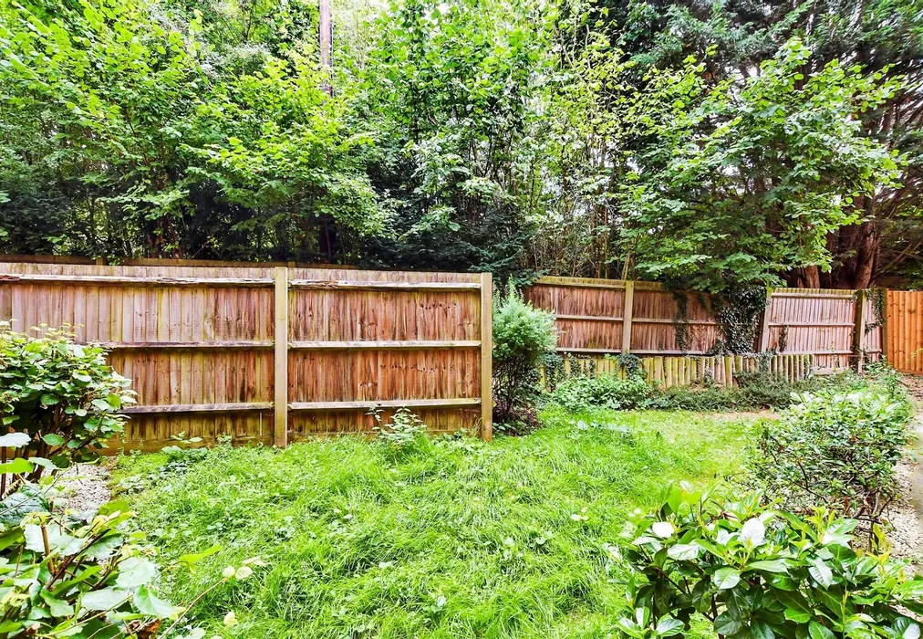 Communal Gardens - Edelin Road, Bearsted, Maidstone, Kent - Wards of Kent