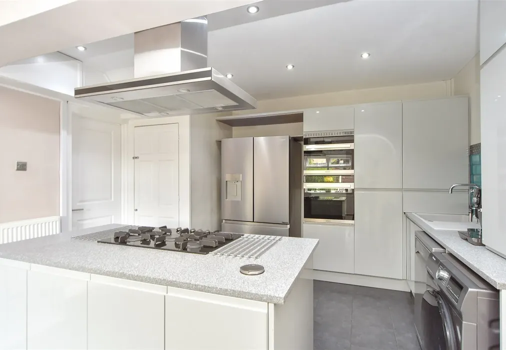 Kitchen - Elm Grove, Sittingbourne, Kent - Wards of Kent