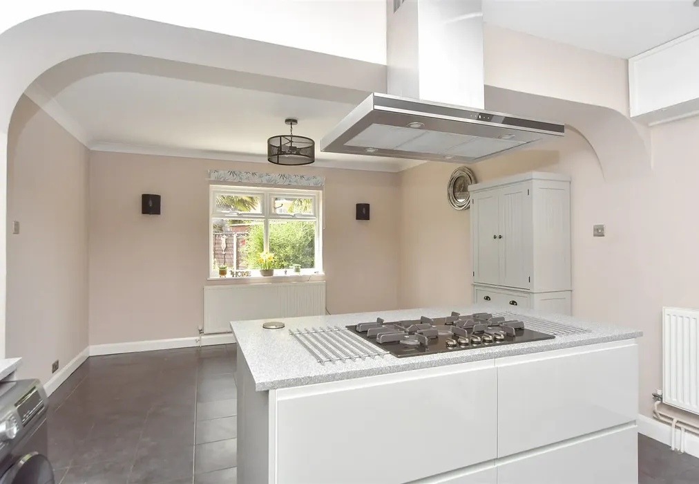 Kitchen - Elm Grove, Sittingbourne, Kent - Wards of Kent