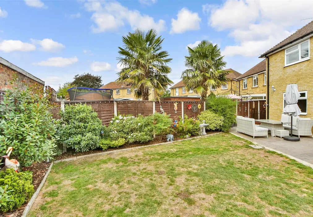 Rear Garden - Elm Grove, Sittingbourne, Kent - Wards of Kent