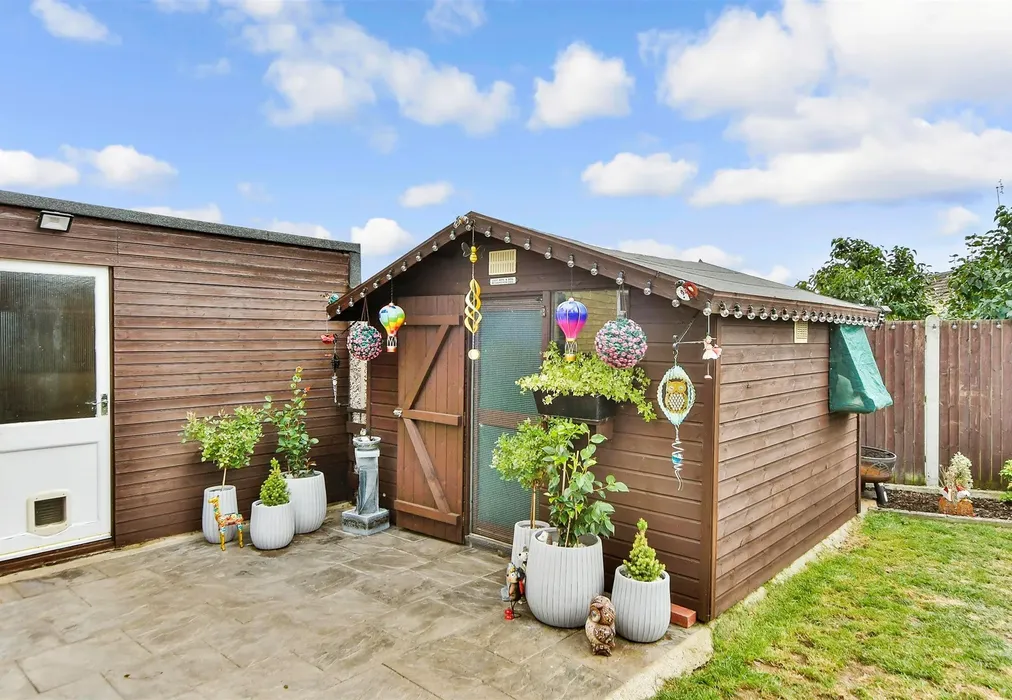 Workshop/Outbuildings - Elm Grove, Sittingbourne, Kent - Wards of Kent