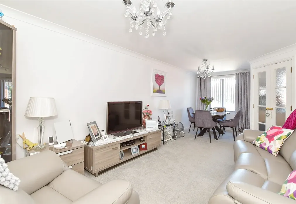 Lounge/Diner - Springwell, Havant, Hampshire - Wards of Kent