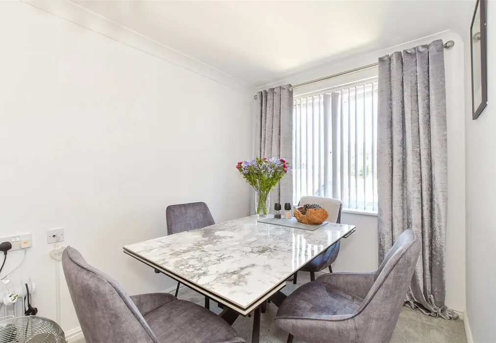 Lounge/Diner - Springwell, Havant, Hampshire - Wards of Kent