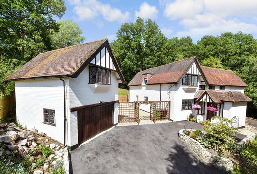 Hole Hill, Westcott, Dorking, Surrey - Wards of Kent