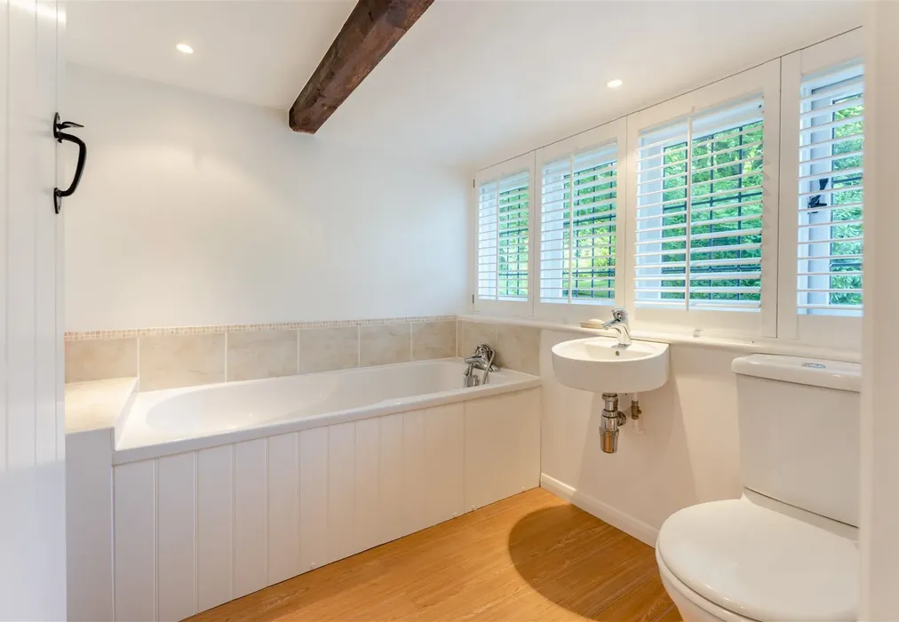 Bathroom - Elham, Canterbury, Kent - Wards of Kent