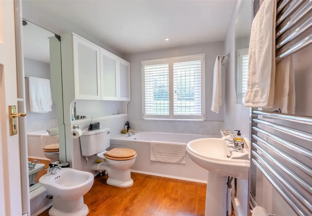 Bathroom - Elham, Canterbury, Kent - Wards of Kent