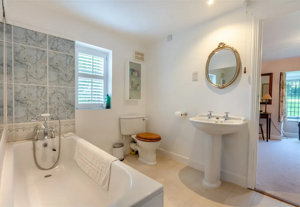 Bathroom - Elham, Canterbury, Kent - Wards of Kent