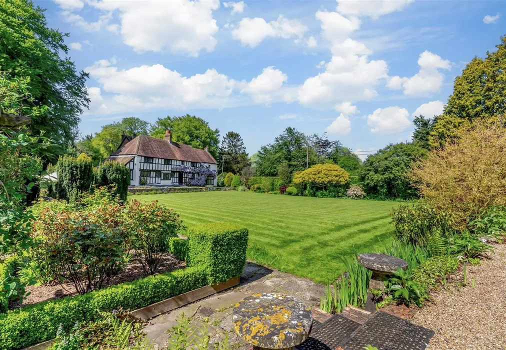External Lifestyle - Elham, Canterbury, Kent - Wards of Kent
