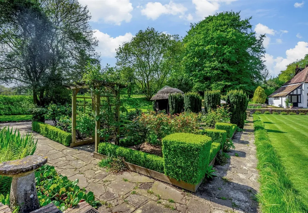 External Lifestyle - Elham, Canterbury, Kent - Wards of Kent