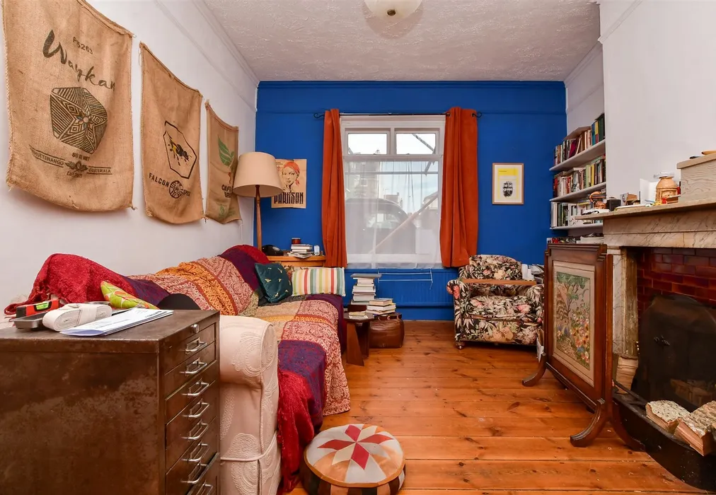 Lounge - Grotto Road, Cliftonville, Margate, Kent - Wards of Kent