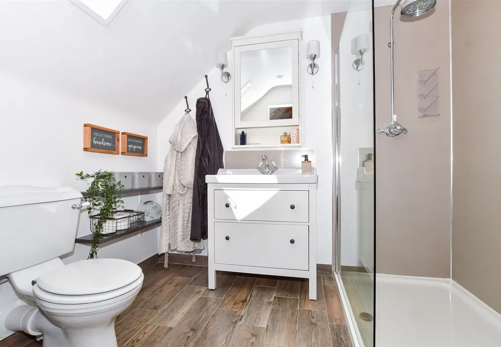 En-Suite Shower Room - Robin Hood Lane (Lower), Walderslade, Chatham, Kent - Wards of Kent