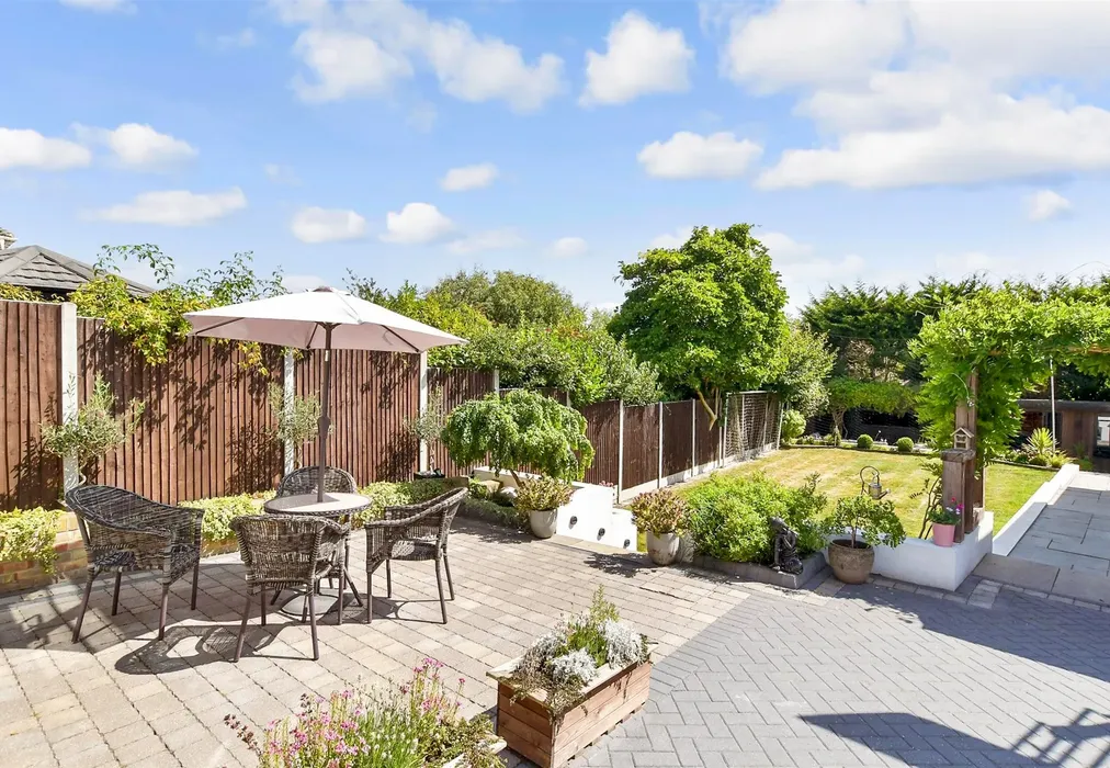 Rear Garden - Robin Hood Lane (Lower), Walderslade, Chatham, Kent - Wards of Kent