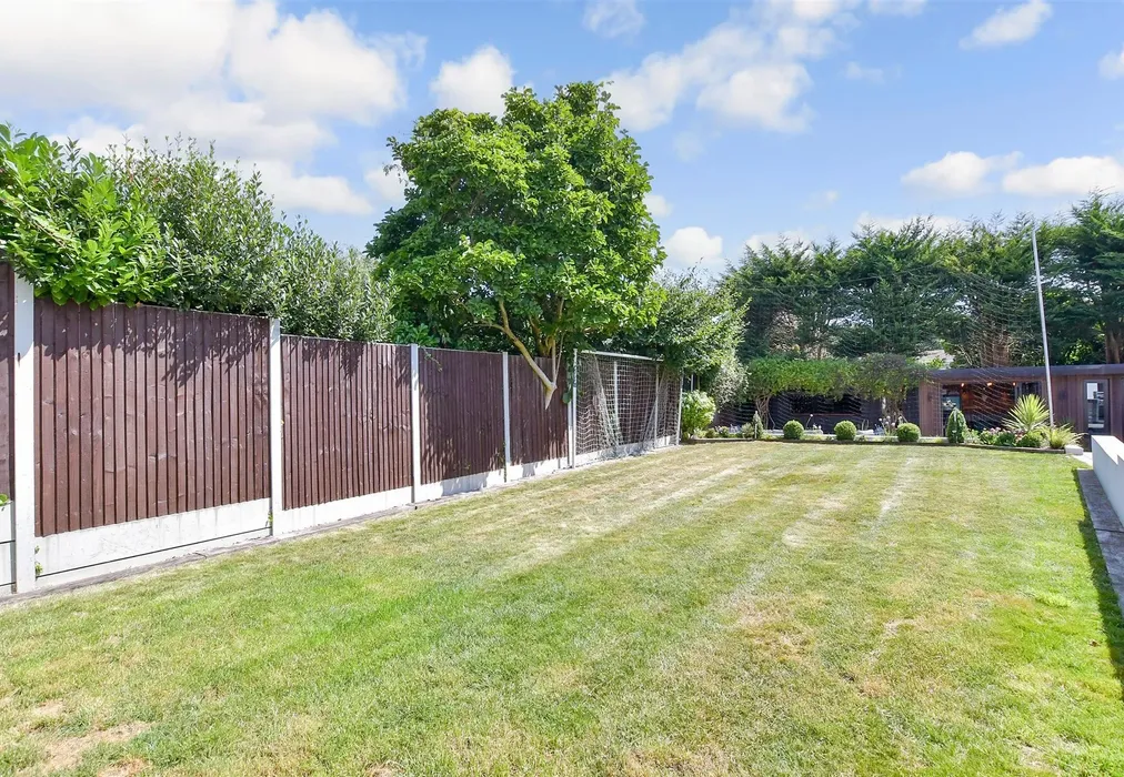 Rear Garden - Robin Hood Lane (Lower), Walderslade, Chatham, Kent - Wards of Kent