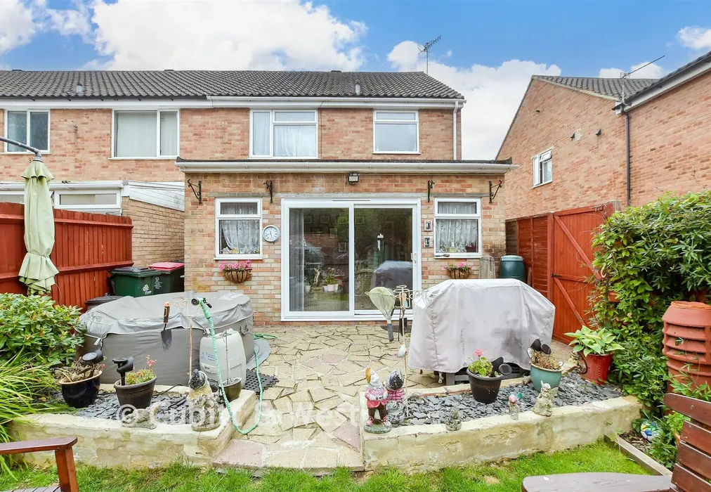 Rear Garden - Green Lane, Northgate, West Sussex - Wards of Kent