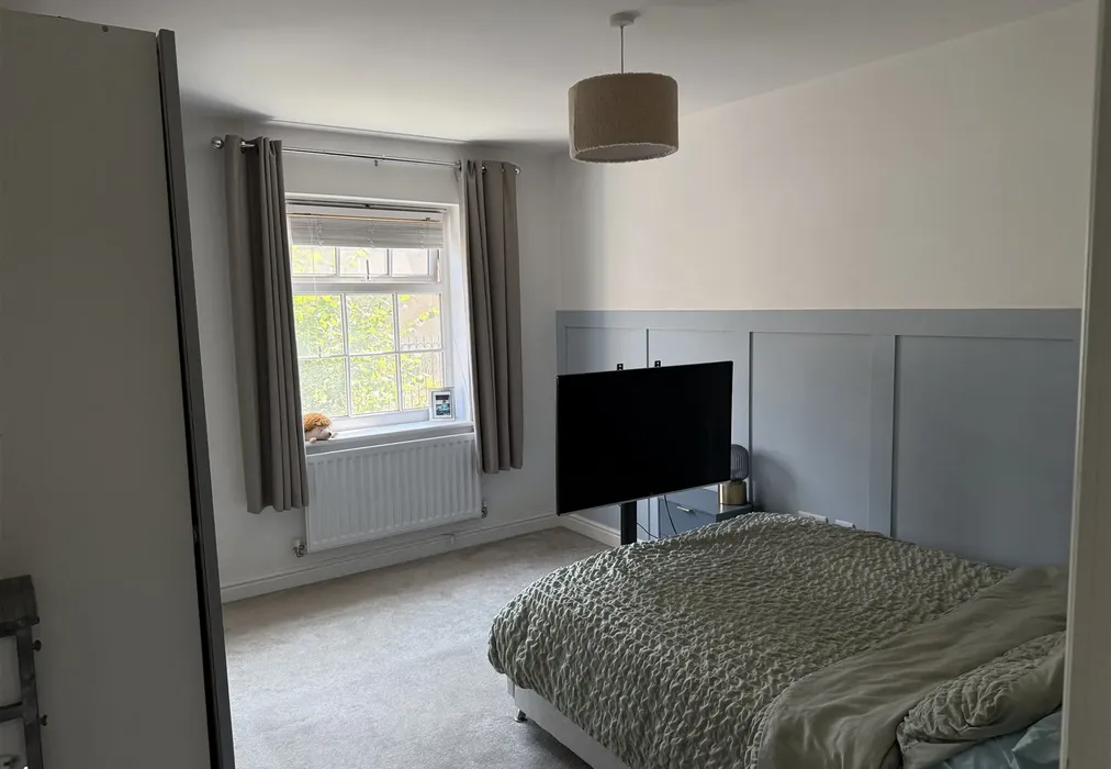 Bedroom - Chimney Avenue, Maidstone, Kent - Wards of Kent