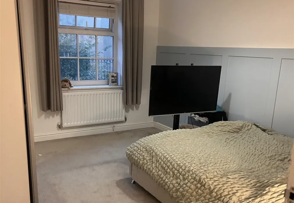 Bedroom 1 - Chimney Avenue, Maidstone, Kent - Wards of Kent