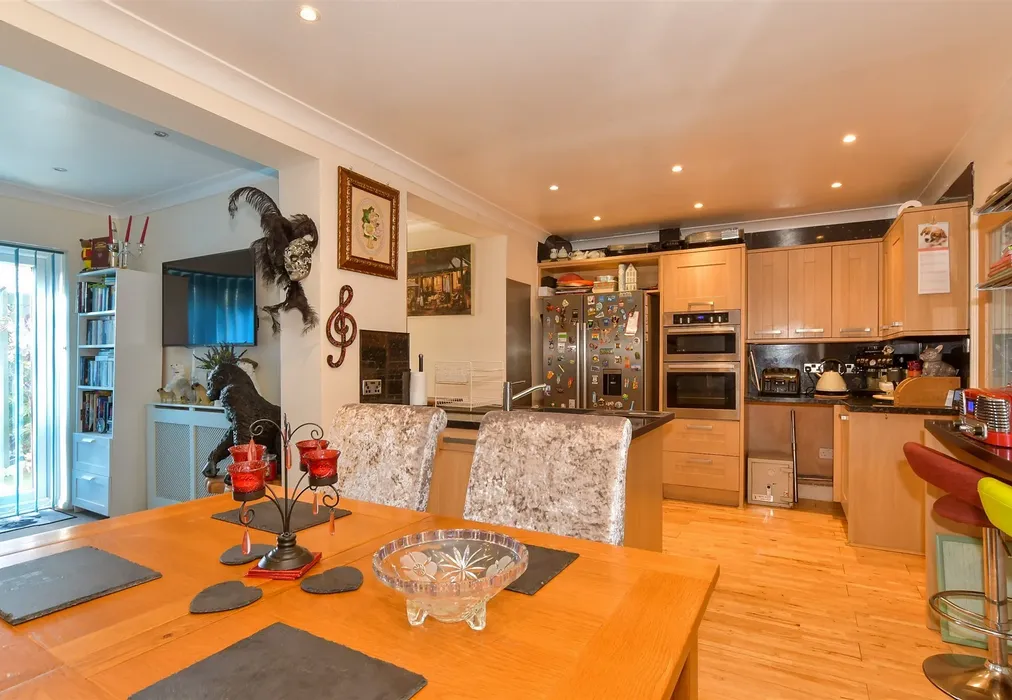 Kitchen - Chapel Street, Minster-On-Sea, Sheerness, Kent - Wards of Kent