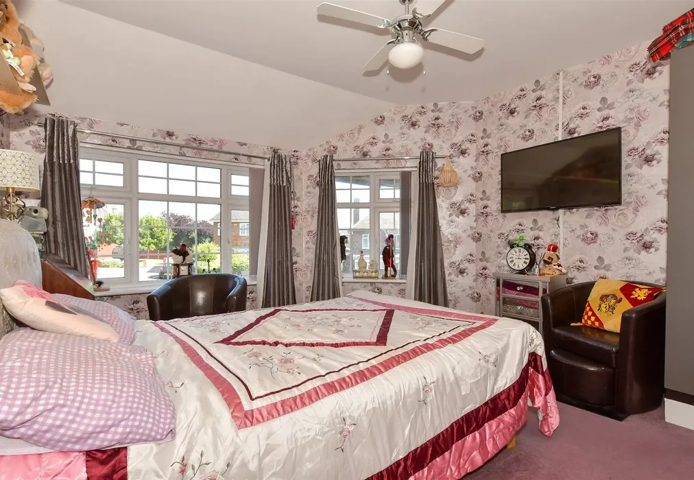 Bedroom 1 - Chapel Street, Minster-On-Sea, Sheerness, Kent - Wards of Kent