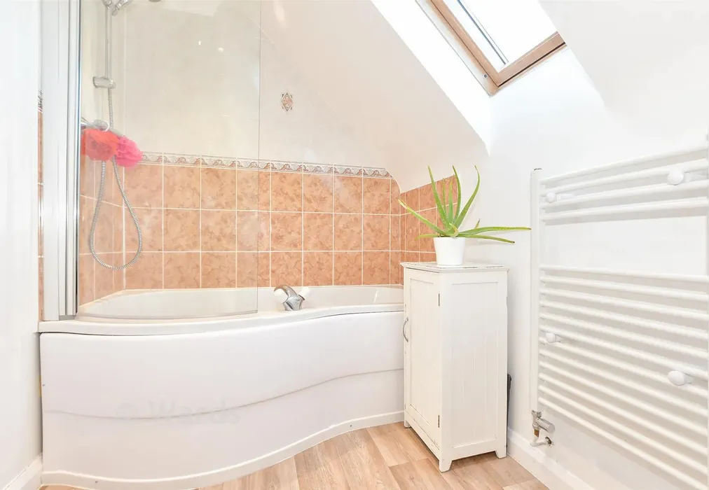 Bathroom - Harbour View Road, Dover, Kent - Wards of Kent