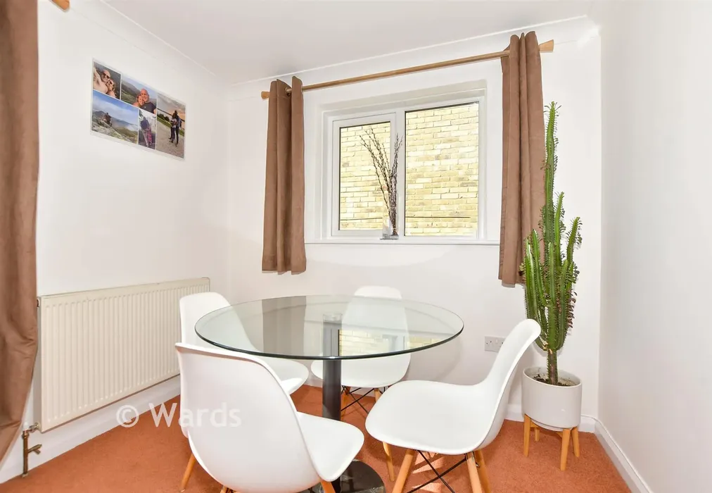 Lounge/Diner - Harbour View Road, Dover, Kent - Wards of Kent