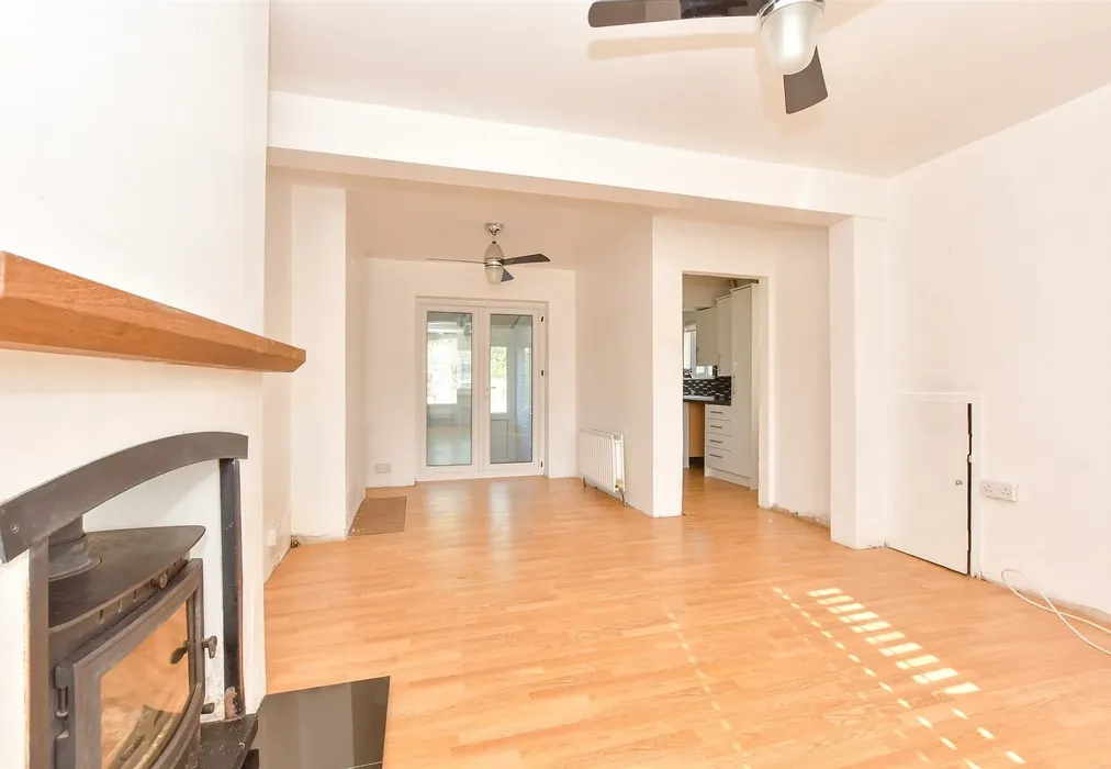 Lounge/Diner - Marian Avenue, Minster-On-Sea, Sheerness, Kent - Wards of Kent