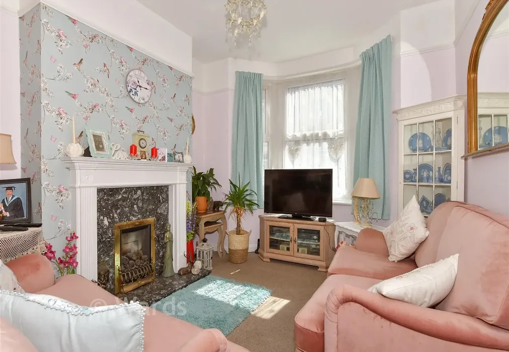 Lounge - Wellesley Road, Sheerness, Kent - Wards of Kent