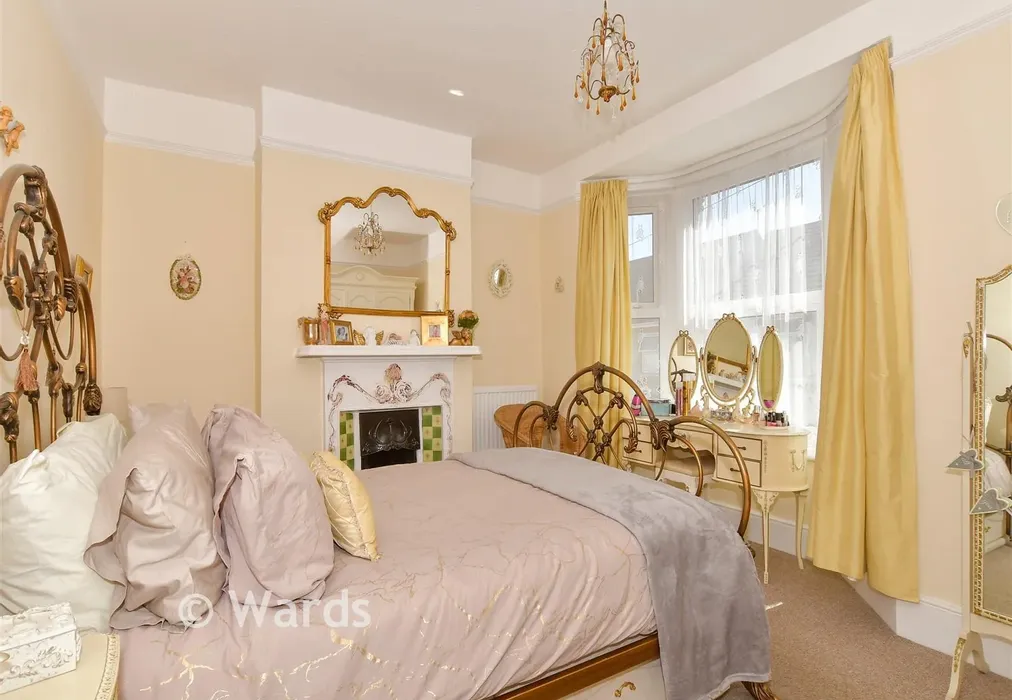 Bedroom 1 - Wellesley Road, Sheerness, Kent - Wards of Kent