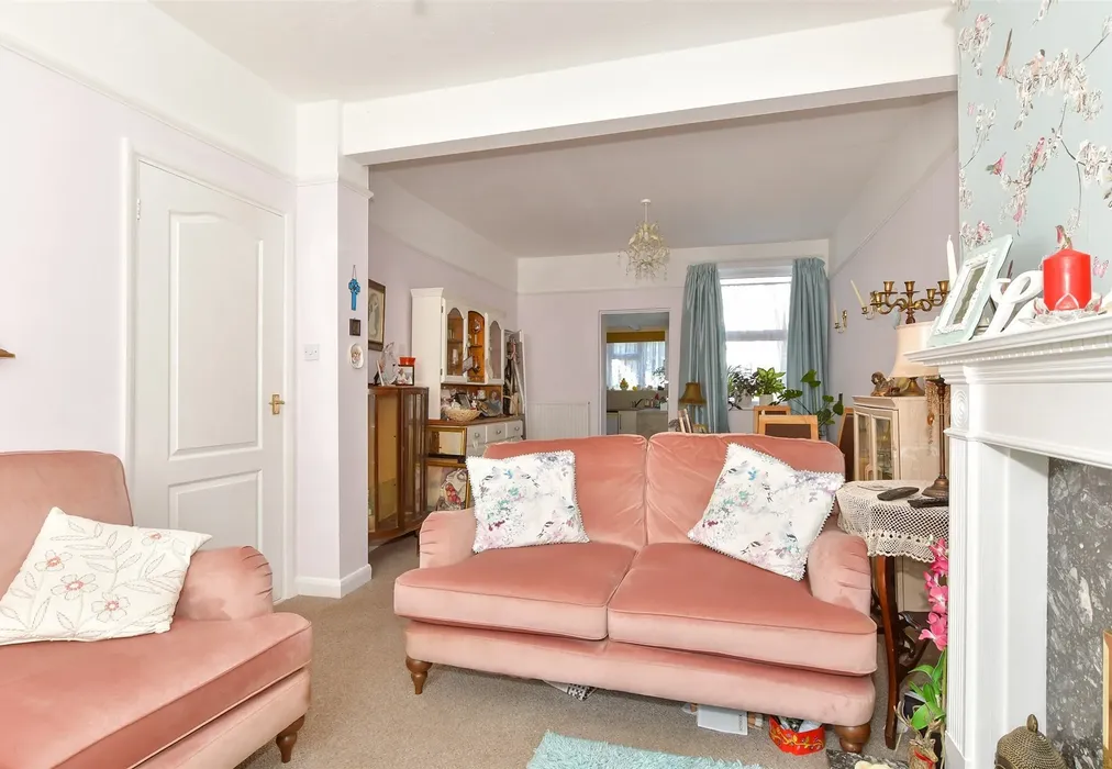 Lounge - Wellesley Road, Sheerness, Kent - Wards of Kent