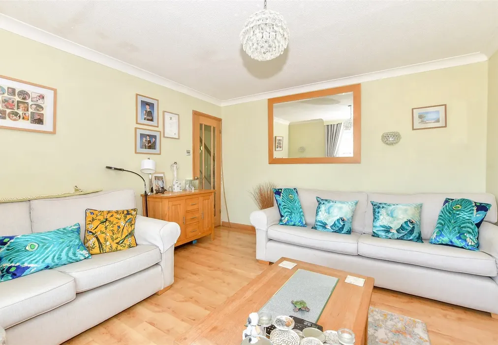 Lounge - Derwent Close, Waterlooville, Hampshire - Wards of Kent