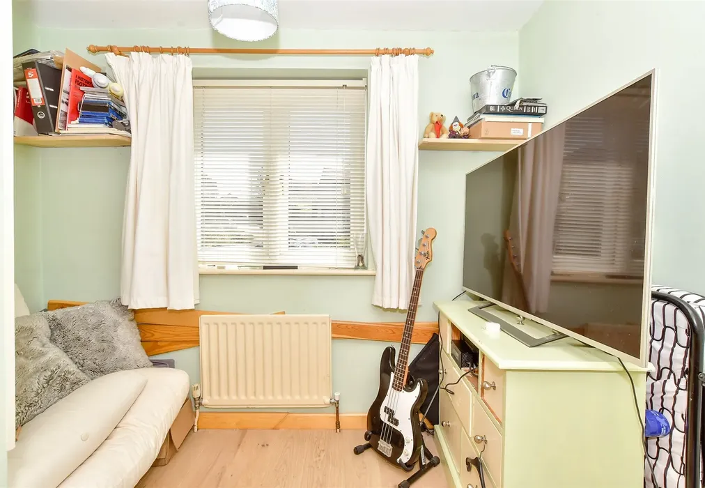 Bedroom 3 - Derwent Close, Waterlooville, Hampshire - Wards of Kent