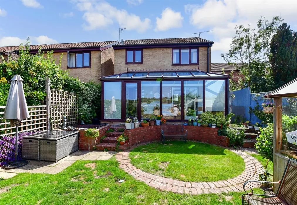 Rear Garden - Derwent Close, Waterlooville, Hampshire - Wards of Kent