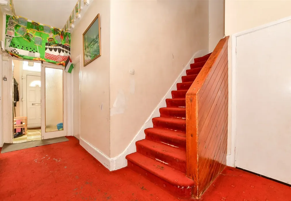 Hallway - Shelley Avenue, London - Wards of Kent