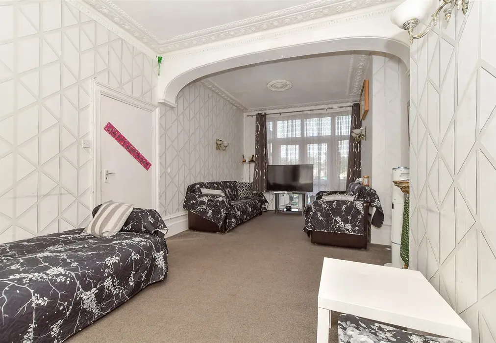 Lounge - Shelley Avenue, London - Wards of Kent