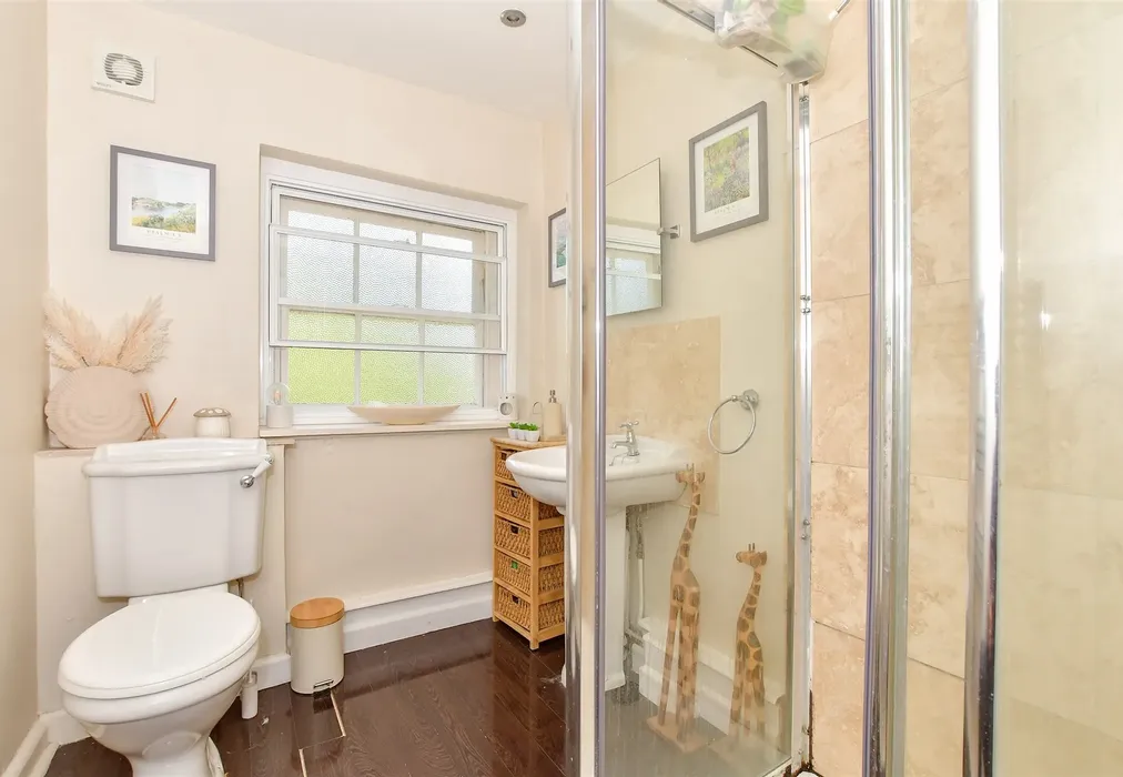 Shower Room - Titchfield Lane, Wickham, Fareham, Hampshire - Wards of Kent