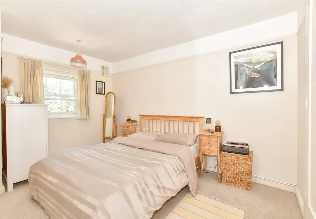 Bedroom 1 - Titchfield Lane, Wickham, Fareham, Hampshire - Wards of Kent