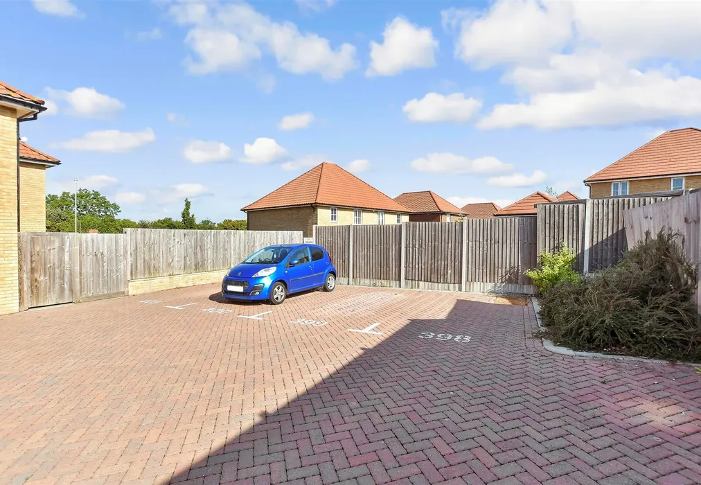 Driveway/Parking - Easington Place, Aylesham, Canterbury, Kent - Wards of Kent