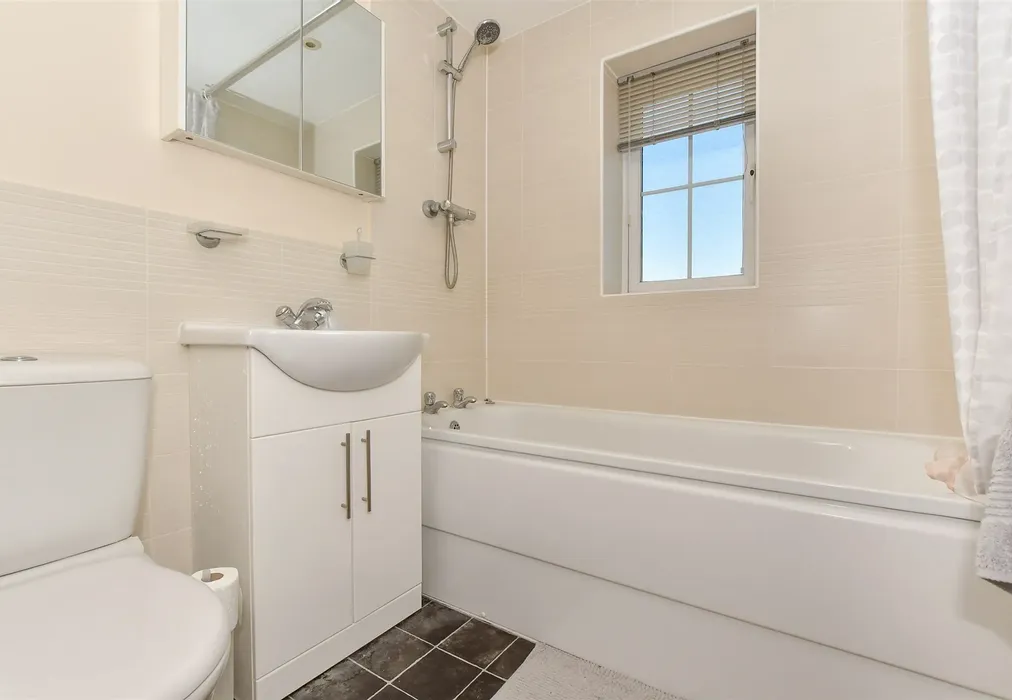 Bathroom - Primrose Way, Minster On Sea, Sheerness, Kent - Wards of Kent