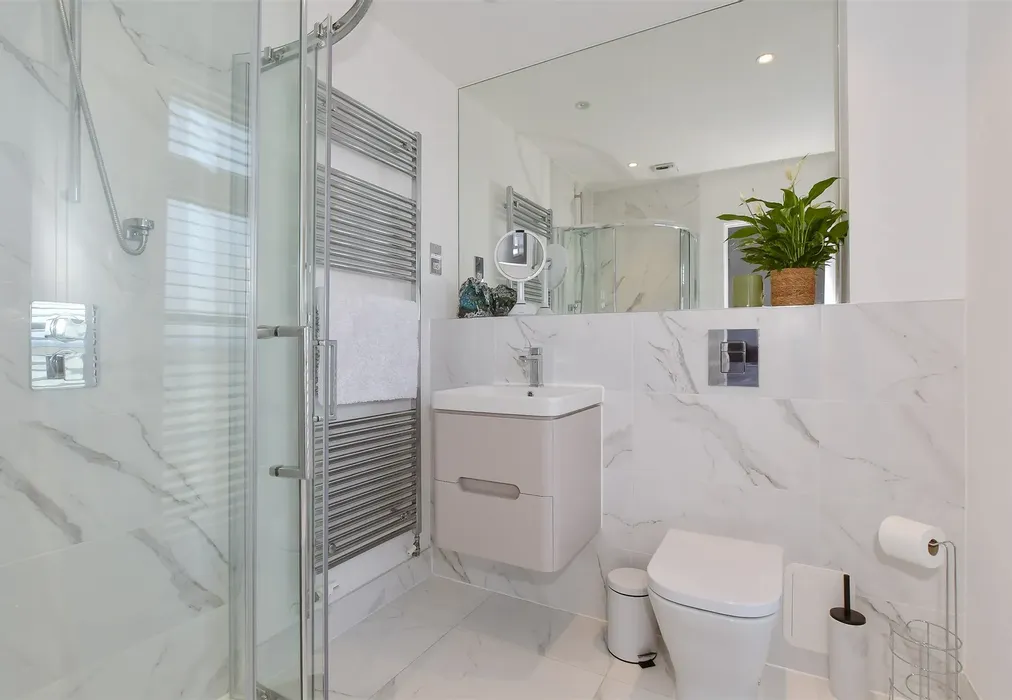 En-Suite Shower Room - Broadbank Way, Canterbury, Kent - Wards of Kent