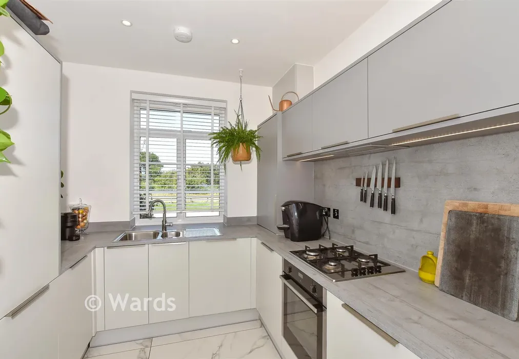 Kitchen - Broadbank Way, Canterbury, Kent - Wards of Kent