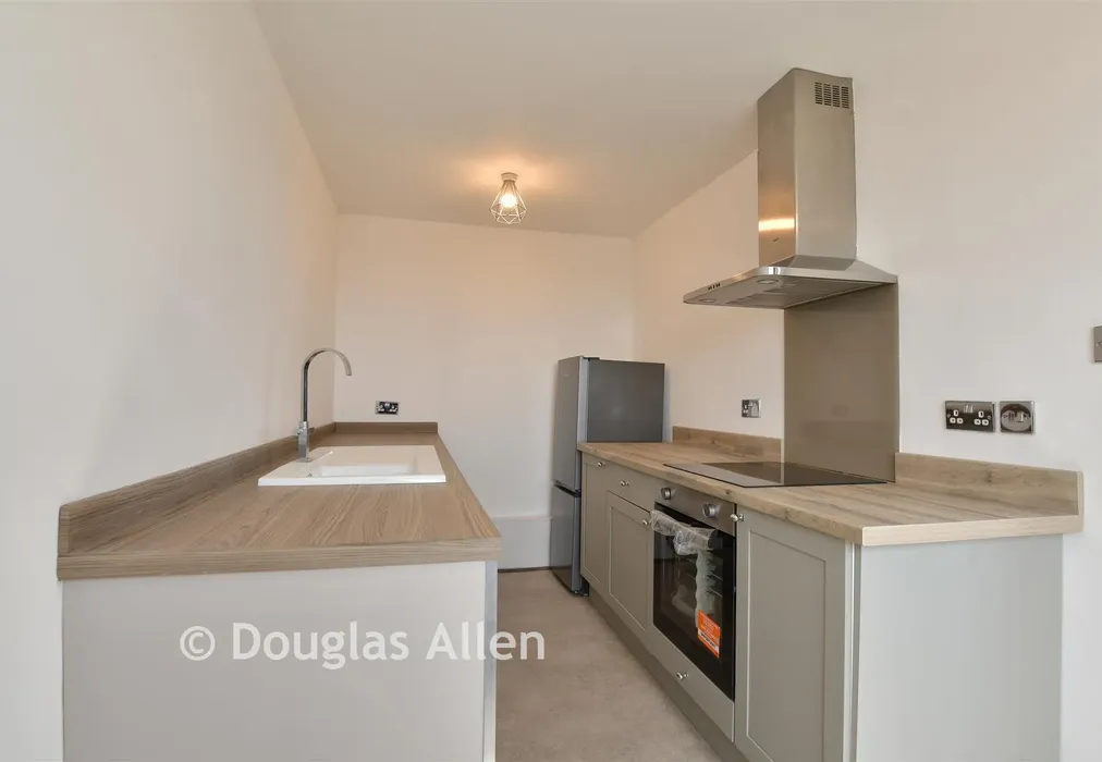 Kitchen - The Drive, Great Warley, Brentwood, Essex - Wards of Kent