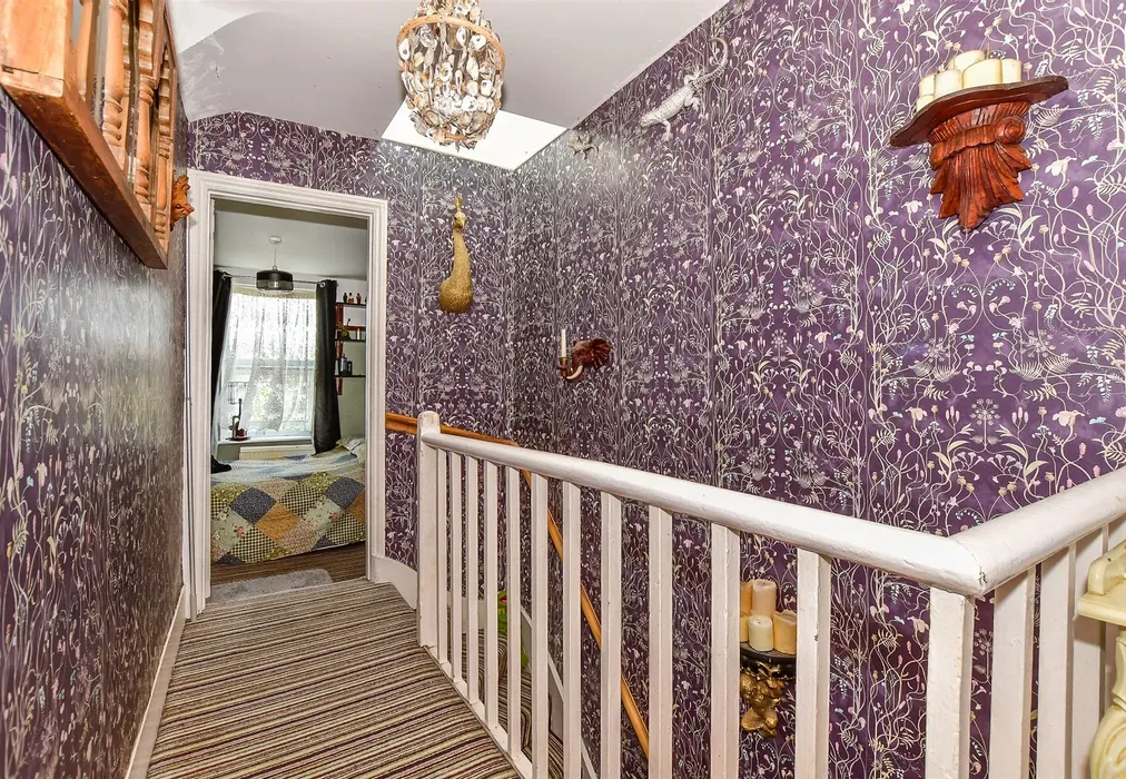 Landing - Blenheim Road, Littlestone, Kent - Wards of Kent