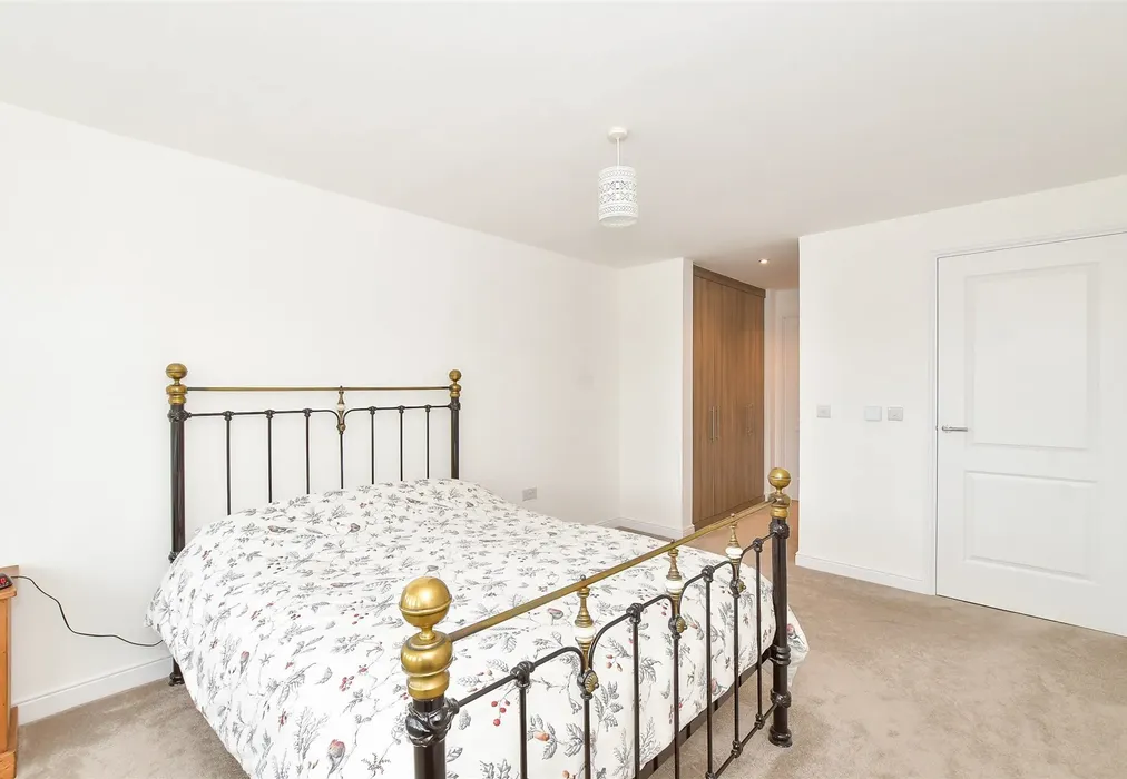 Bedroom 1 - Horseshoe Way, Yapton, West Sussex - Wards of Kent