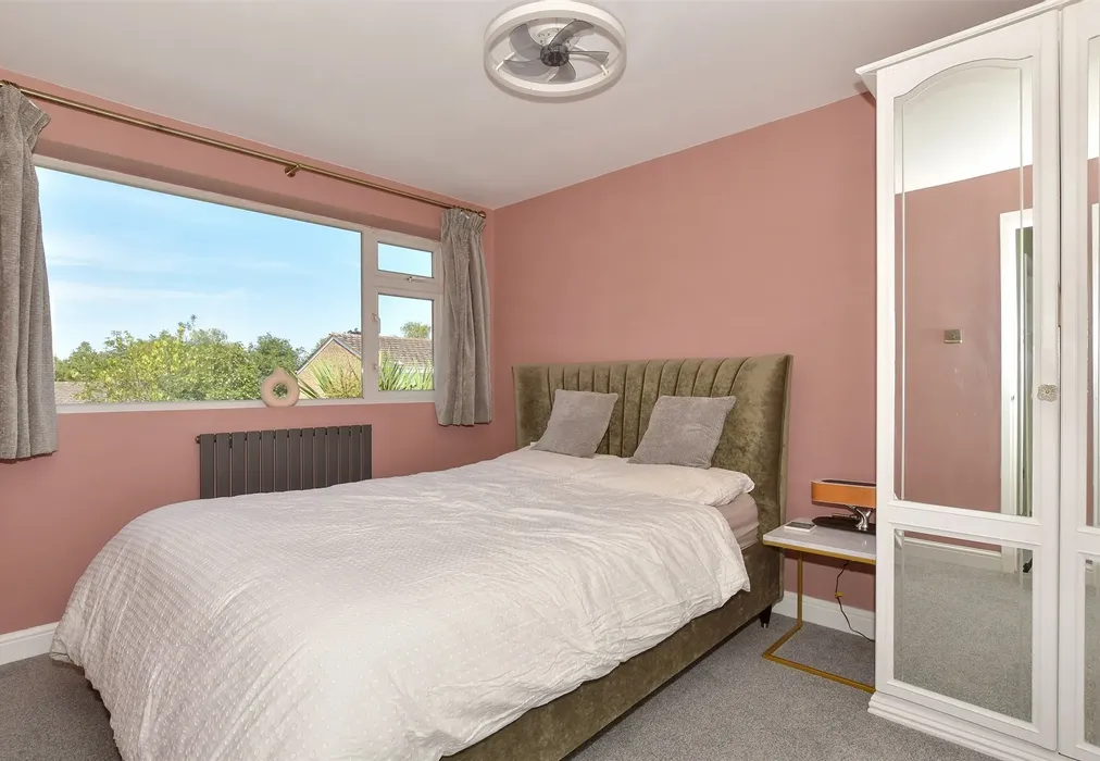 Bedroom 1 - Silverspot Close, Rainham, Gillingham, Kent - Wards of Kent