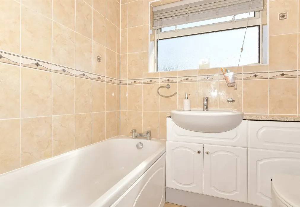 Bathroom - Silverspot Close, Rainham, Gillingham, Kent - Wards of Kent