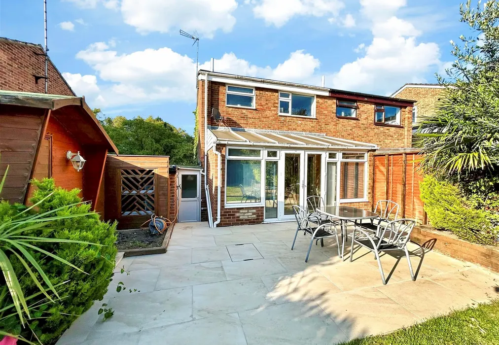 Patio - Silverspot Close, Rainham, Gillingham, Kent - Wards of Kent